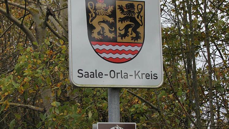 Diese Schilder stehen an der Straße zwischen Nordhalben und Lobenstein. Foto: Friedwald Schedel