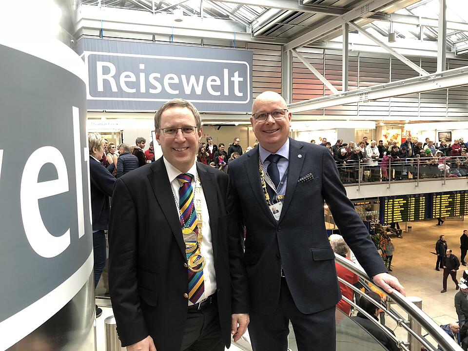 Fasching: Traditioneller Prinzenflug am Nürnberger Flughafen