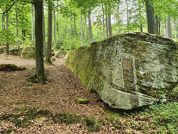 Die Langen Steine bei Riedenberg liegen in einer Kernzone des Biosphärenreservates.  Foto: Steffen Standke