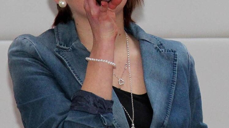 Franziska Kraus singt.