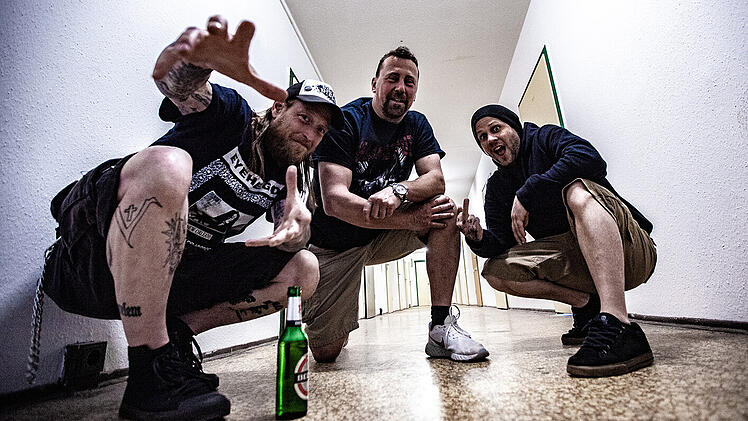 Gorelem ist ein deutsches Stoner Metal Trio. Ihre Einflüsse sind fest im Stoner/Sludge und Heavy Rock'N'Roll zu finden.
