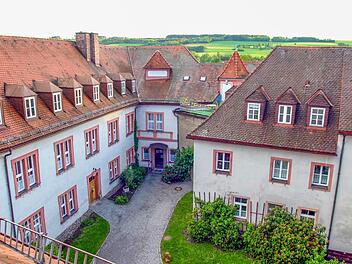Das Himmelkroner Schloss ist verkauft, der Vertrag nach langer Zeit endlich unterzeichnet.  Foto: Archiv/Fölsche