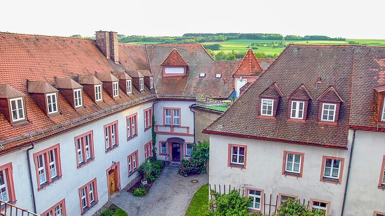 Das Himmelkroner Schloss ist verkauft, der Vertrag nach langer Zeit endlich unterzeichnet.  Foto: Archiv/Fölsche