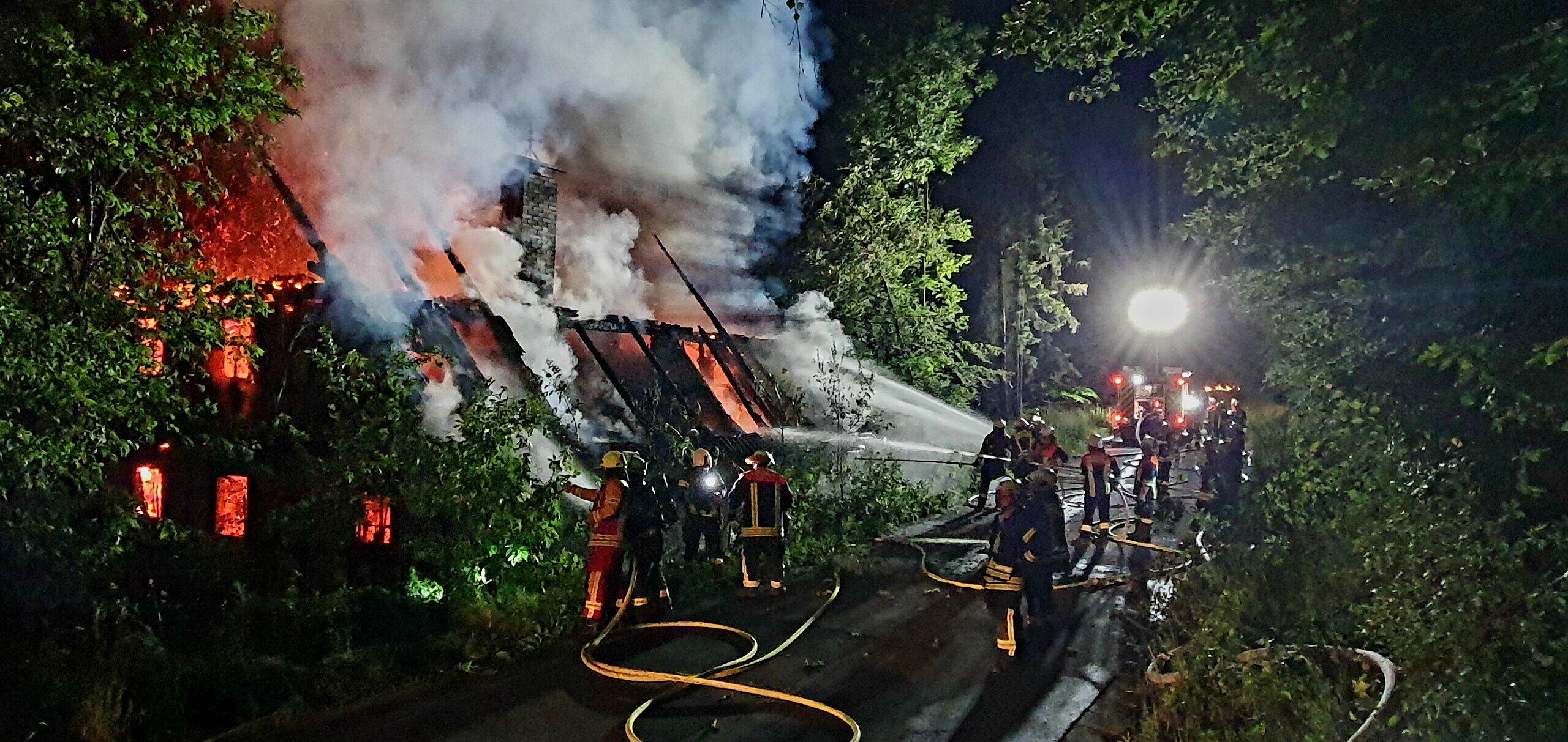 Kulmbach FlammenInferno vernichtet historisches Wehrhaus