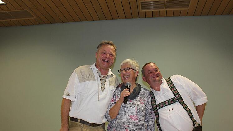 Das "Duo Owanning" mit der Moderatorin Rosemarie Schmitt (von links:  Edmund Bühner, Rosemarie Schmitt, Martin Raab)Birgit Will