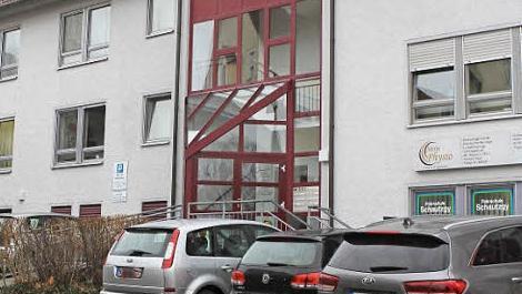 Im Ärztehaus in der Johann-Völker-Straße 1 in Kulmbach ist jetzt ein weiteres Medizinisches Versorgungszentrum des Klinikums Kulmbach angesiedelt. Dort betreibt das Klinikum eine urologische und eine orthopädische Praxis. Foto: Melitta Burger