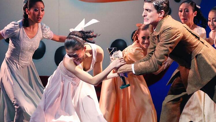 Tschaikowskys "Nussknacker" hatte 2012 Premiere am Landestheater Coburg. Im Dezember wird das sehr erfolgreiche Ballett von Mark McClain wieder zu sehen sein, in überarbeiteter Fassung mit (nach so langer Zeit selbstverständlich) neuer Besetzung.  Foto: Archiv