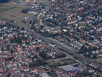 Mit zahlreichen Bauteitplänen mussten sich die Hirschaider Räte auseinandersetzen. Foto: Ronald Rinklef