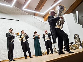 Ein Wiederhören mit Harmonic Brass gab es beim Neujahrskonzert im Rathaussaal von RödentalFoto: Archiv/Jochen Berger