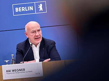 Pressekonferenz des Krisenstabs nach dem Stromausfall in Berlin