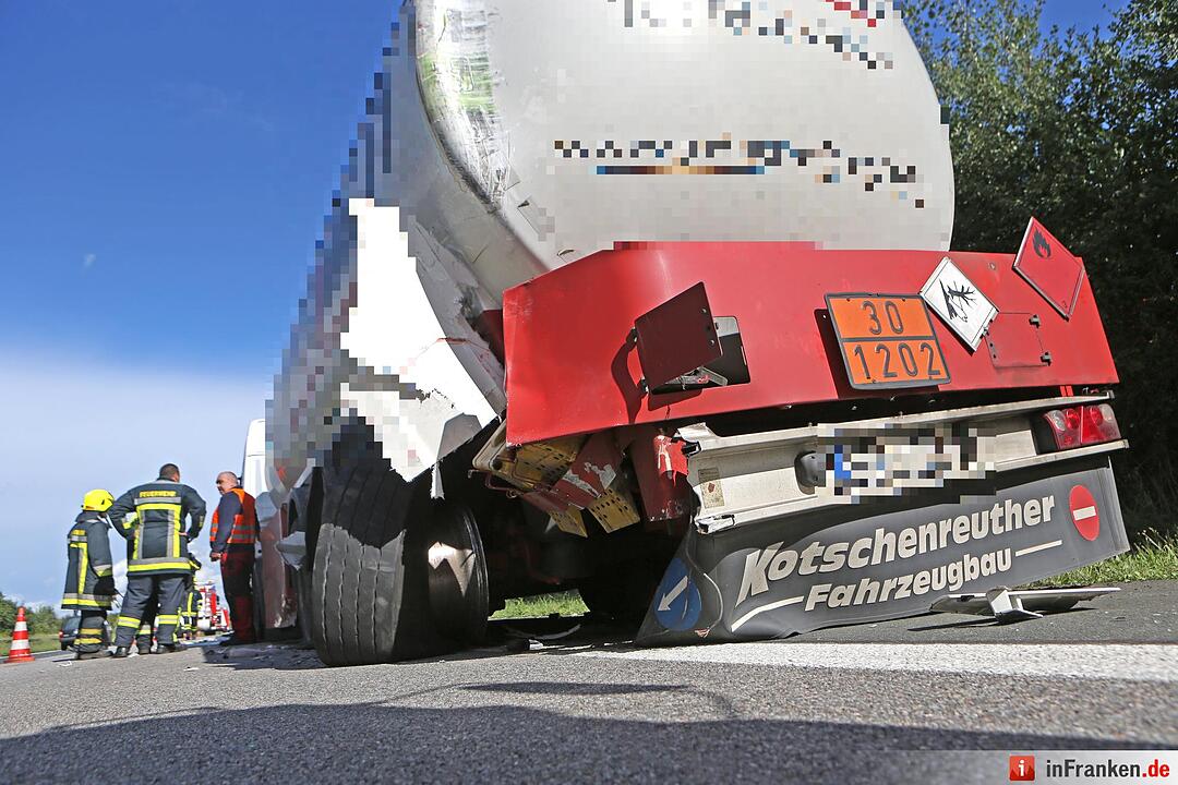 Unfall auf A73 bei Buttenheim: Lkw umgekippt