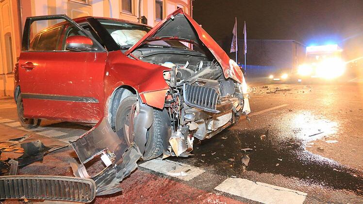 12.000 Euro Schaden sind bei einem Unfall in der Hallstadter Straße in Bamberg entstanden. Foto: Ferdinand Merzbach