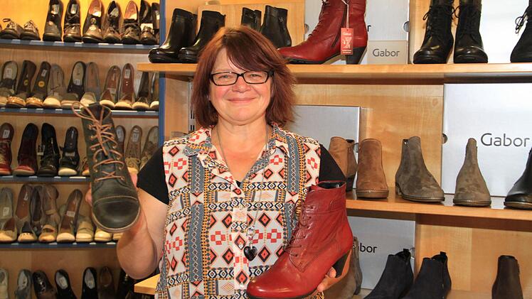 Schuhe für große und kleine Leute gibt es bei Schuh Heinkelmann in der Kirchgasse.
