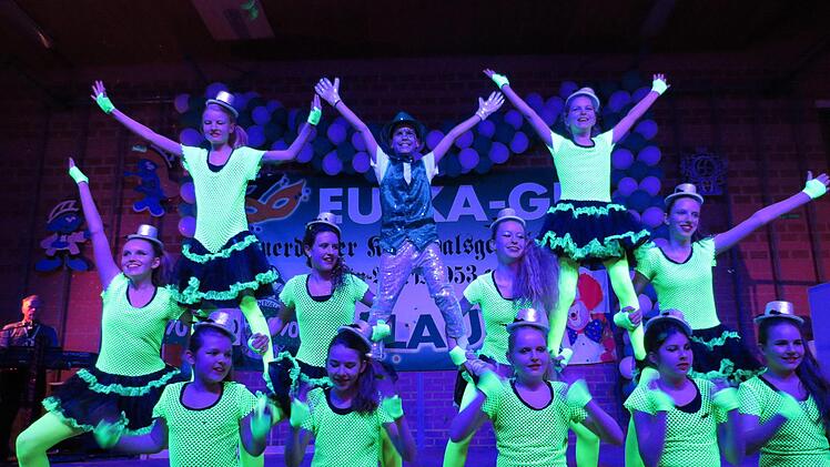 Zeitreise mit der Junioren-ShowtanzgruppeDoris Bauer