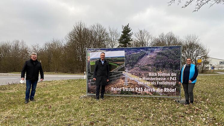 P43-Protest in Oberthulba: (von links) 2. Bürgermeister Jürgen Kolb, Bürgermeister Mario Götz und 3. Bürgermeisterin Margot Schottdorf.
