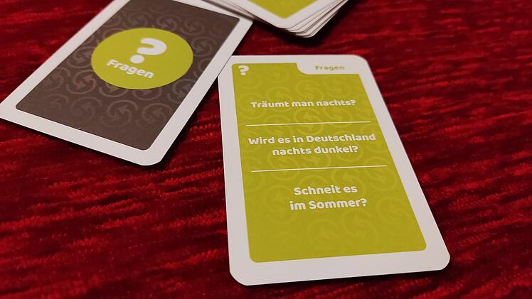 Spiele-Test "Gegenteilspiel": Der schnelle Einstieg in den Partyabend