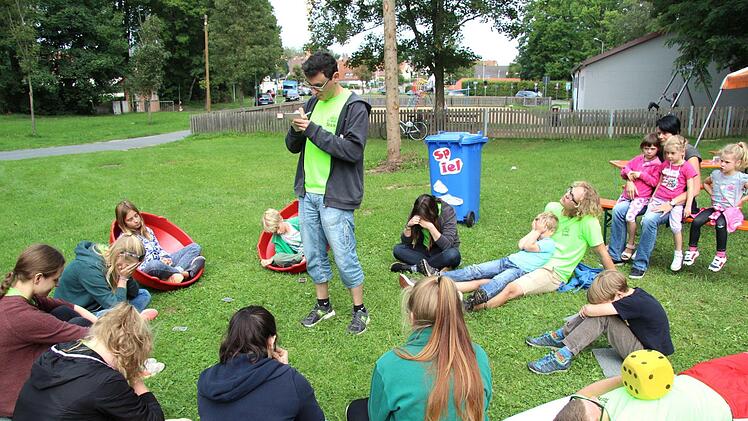 Beim Werwolf schickte Betreuer Sebastian die Dorfbewohner in den Schlaf
