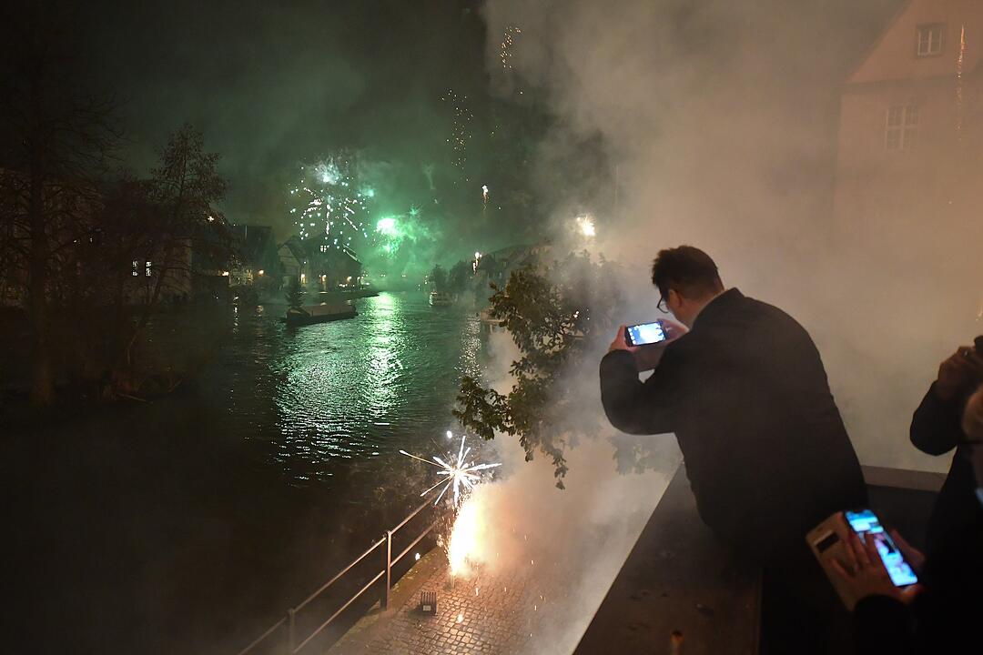 Impressionen von der Silvesternacht: So feierte Bamberg den Jahreswechsel
