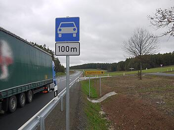 Gesprächsbedarf: Im Landratsamt wird noch einmal über die Ausweisung der B303 als Kraftfahrstraße beraten. - Foto: Berthold Köhler