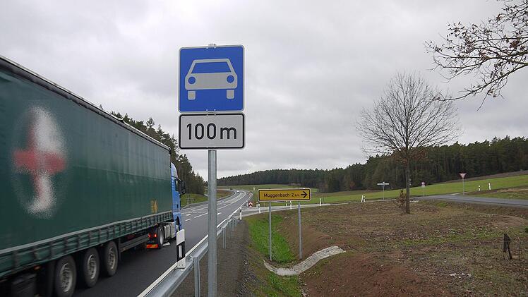 Gesprächsbedarf: Im Landratsamt wird noch einmal über die Ausweisung der B303 als Kraftfahrstraße beraten. - Foto: Berthold Köhler
