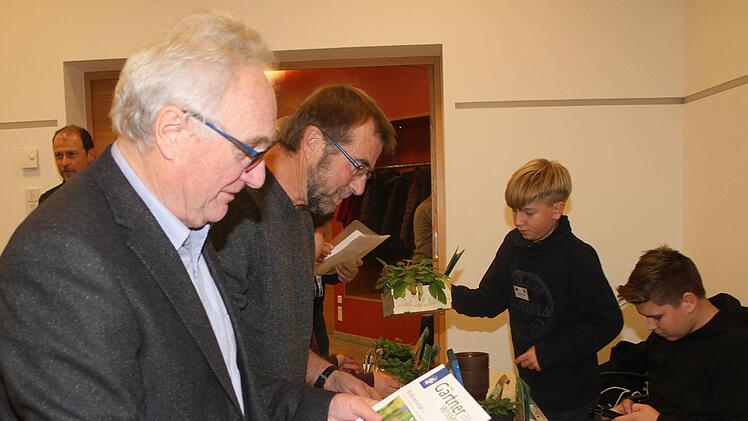 Auch Politiker informierten sich beim Vortrag im Landratsamt aus erster Hand. Foto: Sonny Adam