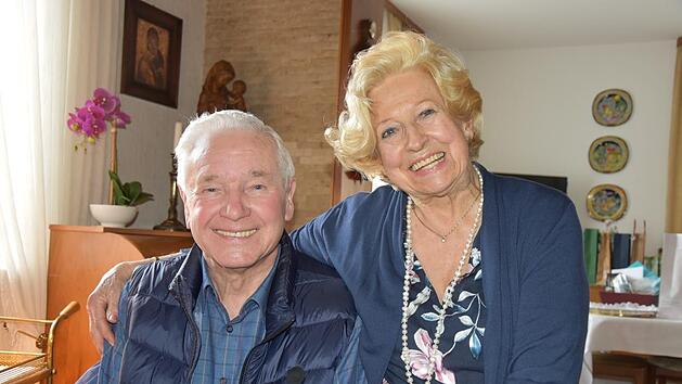 Der langj&auml;hrige Ha&szlig;furter Kommunalpolitiker Erich He&szlig; feierte seinen 90. Geburtstag. An seiner Seite seine Frau Marianne, mit der er seit &uuml;ber 65 Jahren verheiratet ist.  Foto: Christiane Reuther