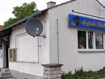 Aischtaler Filmtheater an neuer Ort und Stelle in der Koslingerstraße.  Fotos: privat