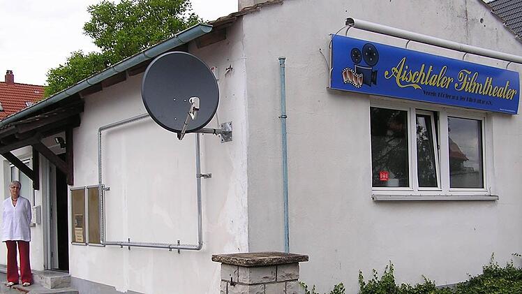 Aischtaler Filmtheater an neuer Ort und Stelle in der Koslingerstraße.  Fotos: privat