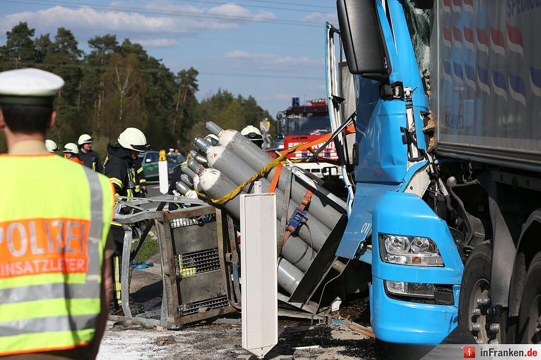 Schwerer Lkw-Unfall auf A6 bei Nürnberg