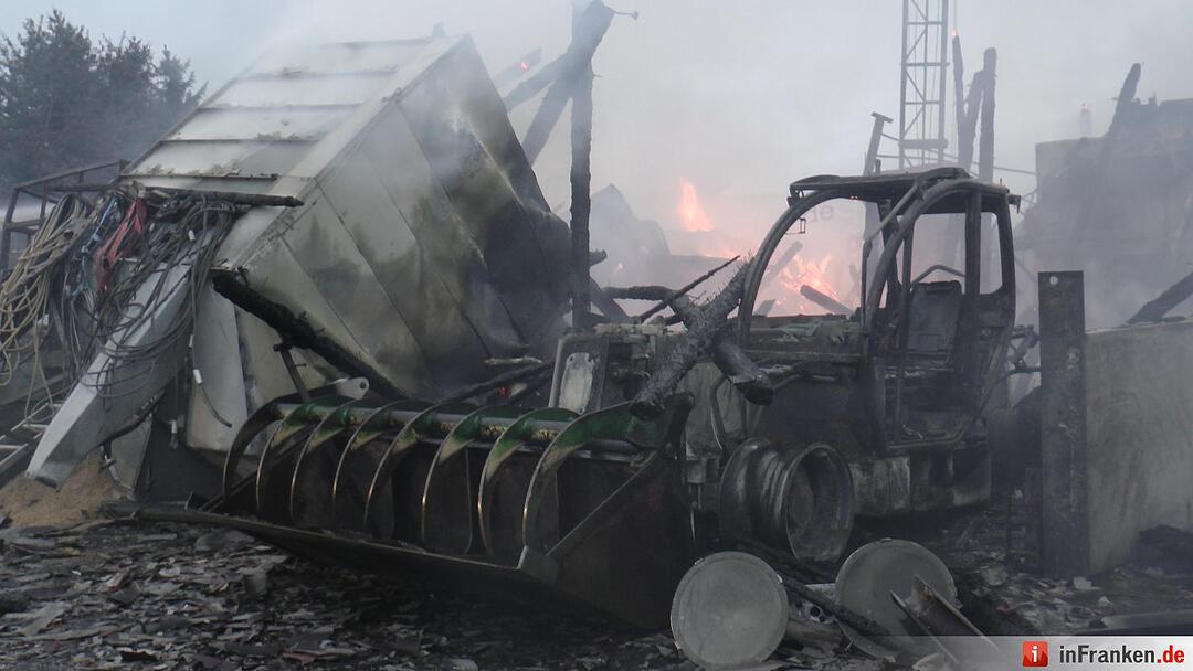 Hoher Sachschaden bei Scheunenbrand in Knetzgau