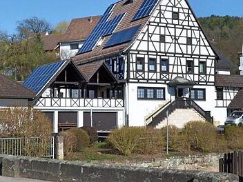 Das schnelle Eingreifen der Feuerwehr verhinderte am Montagabend das Ausbreiten eines Küchenbrandes in der Unterkunft für Asylbewerber in Oberwohlsbach. Foto: Rainer Lutz