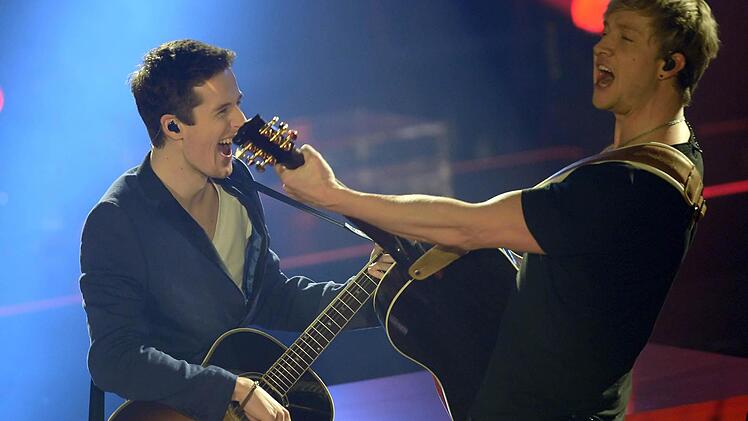 Chris Schummert mit Samu Haber. Foto: dpa