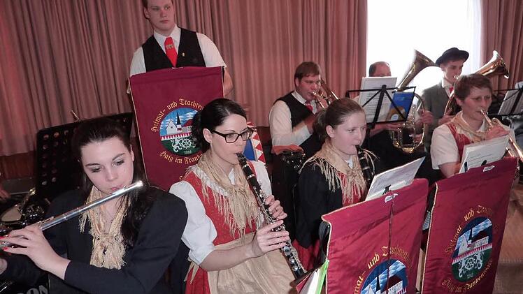 Viel Beifall gab es für die Haache Volksmusikanten.