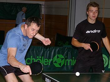 Einen entscheidenden Part könnten in Waigolshausen die Etwashäuser Doppel spielen. Hier Torsten Küster und Nico Braun. Foto: Krumpholz