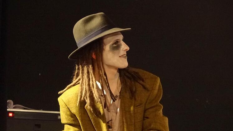 Simon Arnold verstand es, die angeklagte Seele Buschs auf der Bühne aufleben zu lassen.