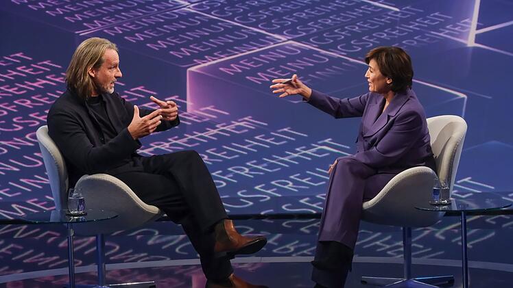 Richard David Precht hat sich mit Sandra Maischberger zum Thema Meinungsfreiheit unterhalten.