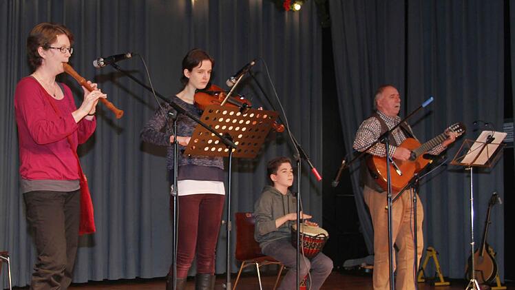 Die musizierende Familie Günther aus Stadtsteinach begeisterte bei der Seniorenweihnacht als Gruppe "Cantabene".