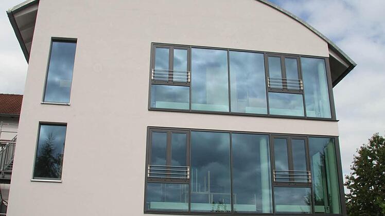 Der Anbau sorgt dafür, dass aus bislang drei Stationen fünf Wohnbereiche werden konnten - mit eigenen Aufenthaltsräumen und Küchen. Foto: Sonja Adam