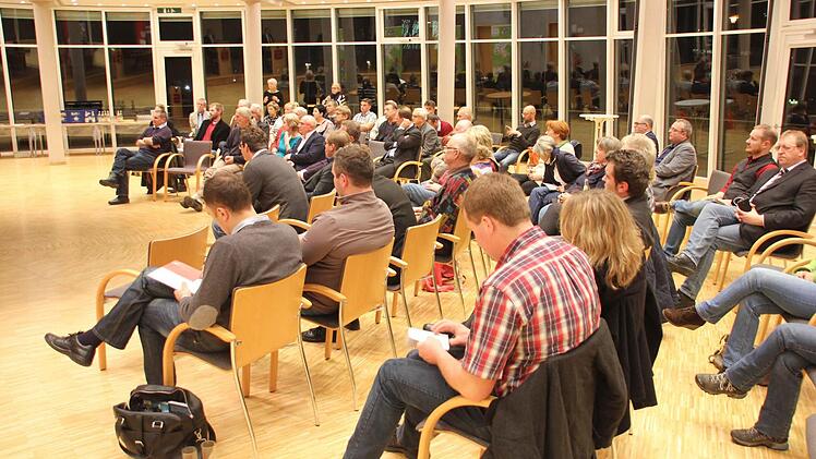 Viele Gäste kamen in den Pavillon der Sparkasse.  Foto: Friedwald Schedel