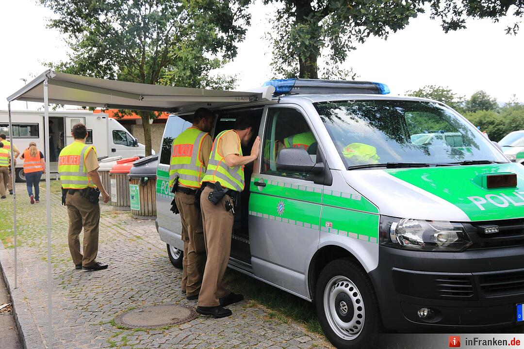 Polizeigroßkontrolle auf der A73 am Rastplatz Regnitztal