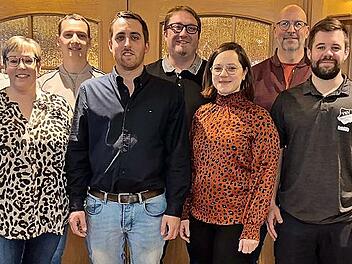 Der neue TSV-Vorstand: (v.l.) Hauptkassier Jonas Doppel, Schriftführerin Simone Geiger, Junioren-Leiter Jannik Thiel, 1. Vorsitzender Kevin Lang, stellvertretender Vorsitzender Christian Engelhardt, die TT-Leiter Carolin Rehm und Alexander Thiel s...