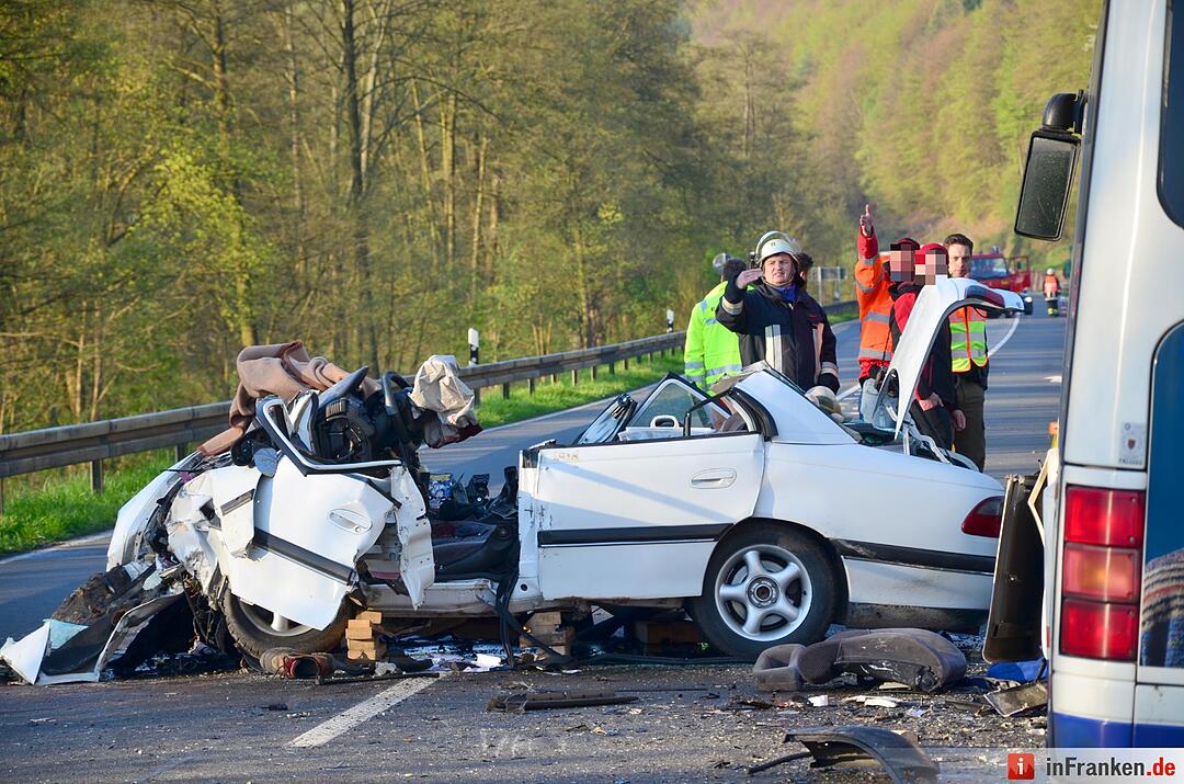 Miltenberg: Auto kollidiert mit Linenbus - ein Toter