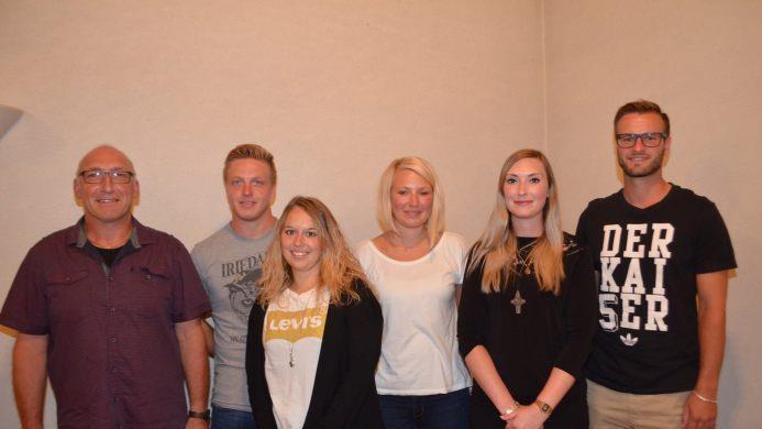 Die Führung des Wallfahrtsvereins erhält zunehmend Unterstützung aus der jungen Generation. Das Foto zeigt Vorsitzenden Hubert Simon, Beisitzer Björn Morper, Vorbeterinnen Carolin Kaiser und Isabell Krebs, Beisitzer Tatjana Simon und Timo Kaiser (v.l.).