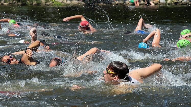 Die Triathleten schwimmen nicht mehr in der Regnitz im Hain, sondern vom Alten Kanal bis nach Klein Venedig und wieder zurück. Foto: sportpress