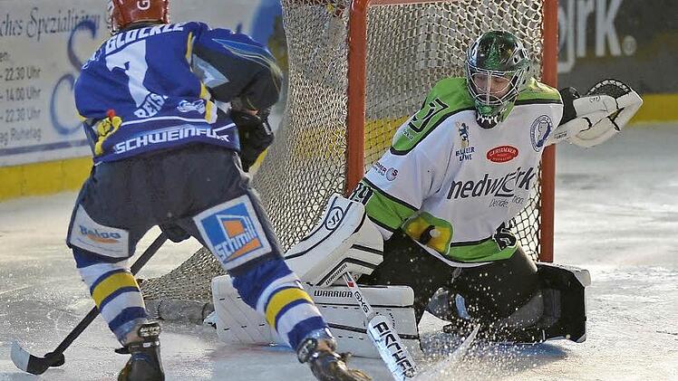 Anders als im Vorbereitungsspiel gegen die Mighty Dogs Schweinfurt machten die HEC-Goalies zum Ligaauftakt nicht die beste Figur.  Foto: Picturedreams
