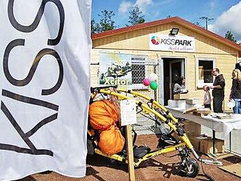 Der Eingang zum Kisspark.  Fotos: Sigismund von Dobschütz