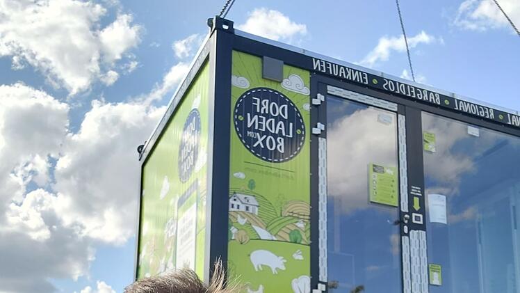 Erste "Dorfladenbox" in Franken feiert Eröffnung - Betreiber erläutert Konzept