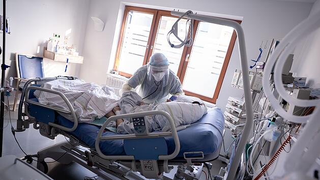 Krankenhausampel in Bayern bald auf Rot? Immer mehr Corona-Patienten in Kliniken