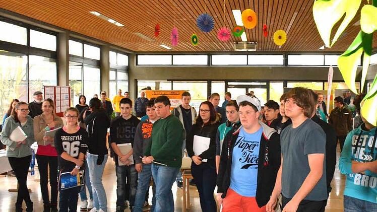 Die Schülerinnen und Schüler der Mittelschule Maroldsweisach konnten sich bei der Ausbildungsbörse umfassend informieren.