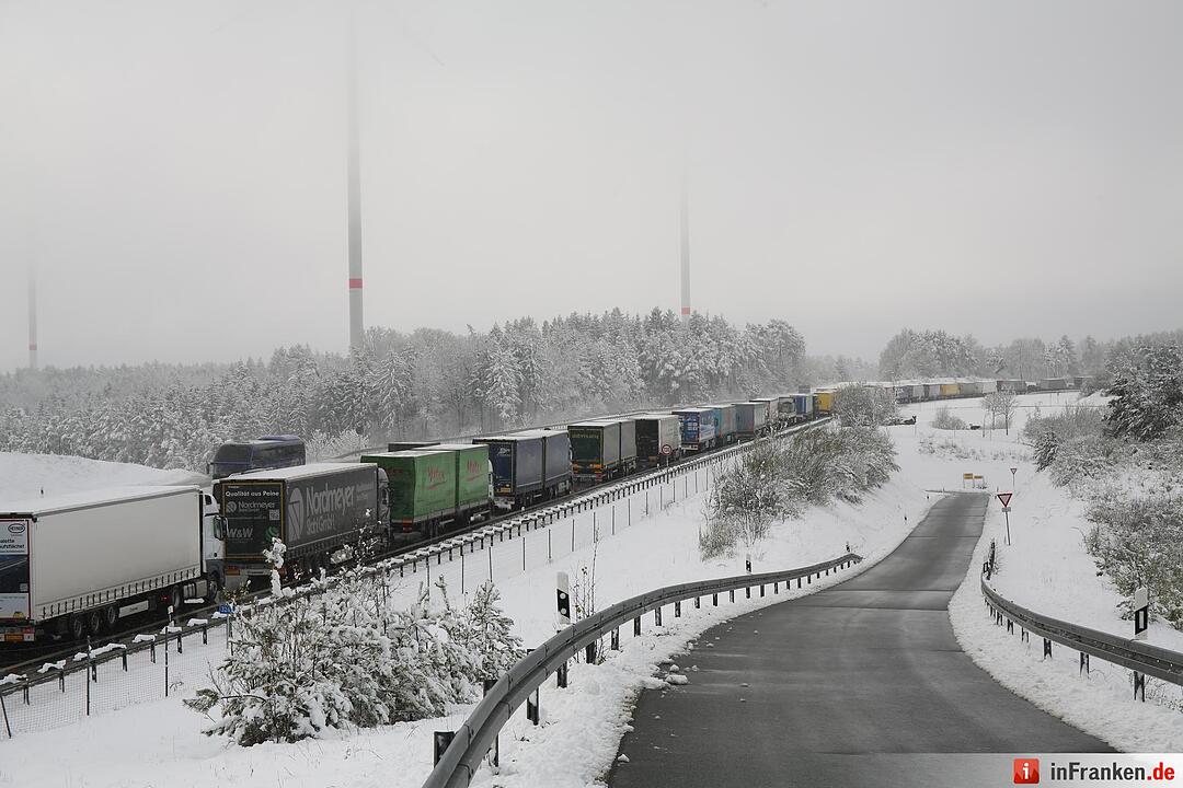 Schneechaos auf der A9 bei Bayreuth